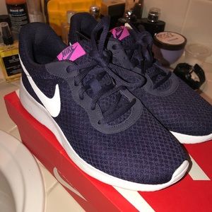 😍PURPLE NIKE TANJUNS